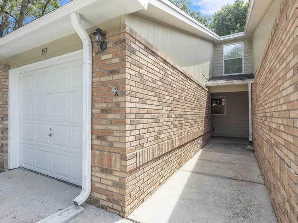 593 Emerald Ln, Fort Walton Beach, FL 32547