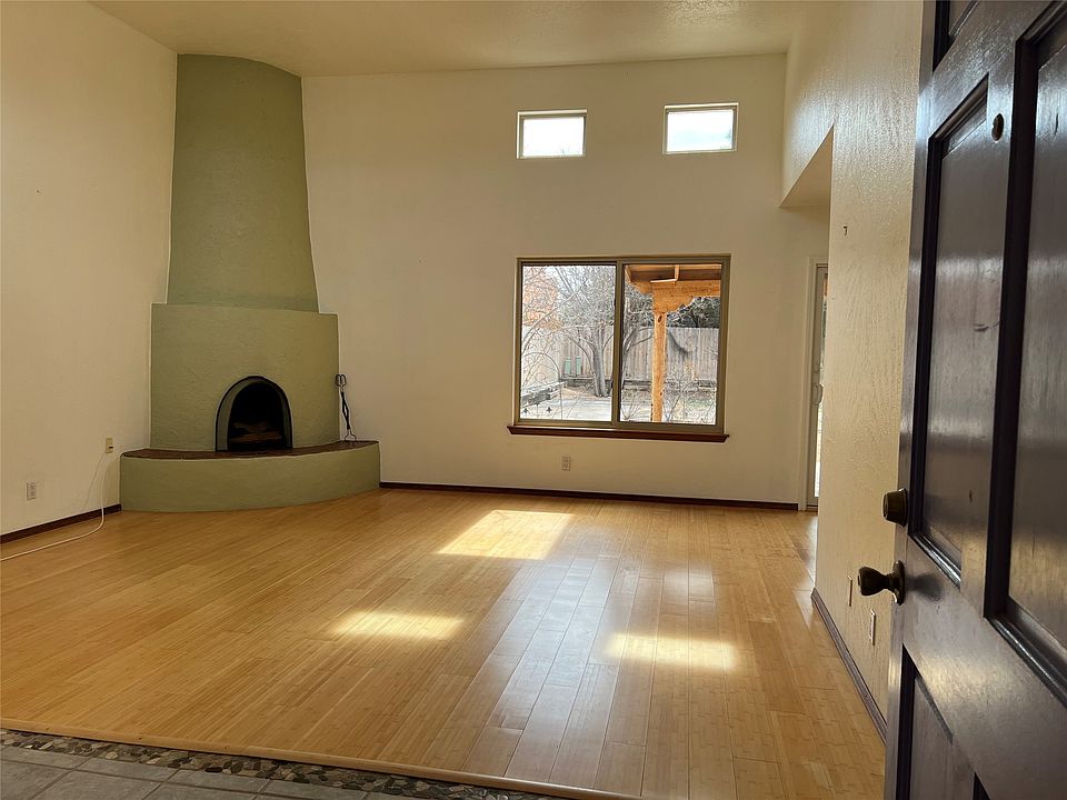 1st image of 1876 Camino Lumbre