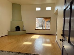 1876 Camino Lumbre, Santa Fe, NM 87505
