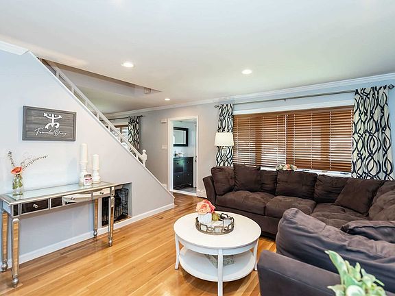 2nd image of 50 Barbara Ln