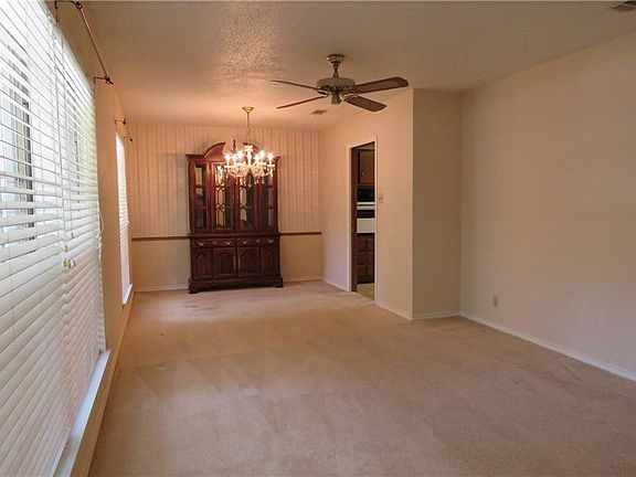 4th image of 713 Queens Ct
