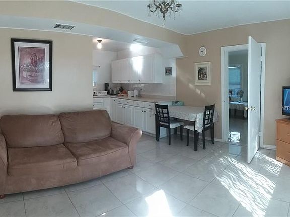 2nd image of 5926 Albert Pl