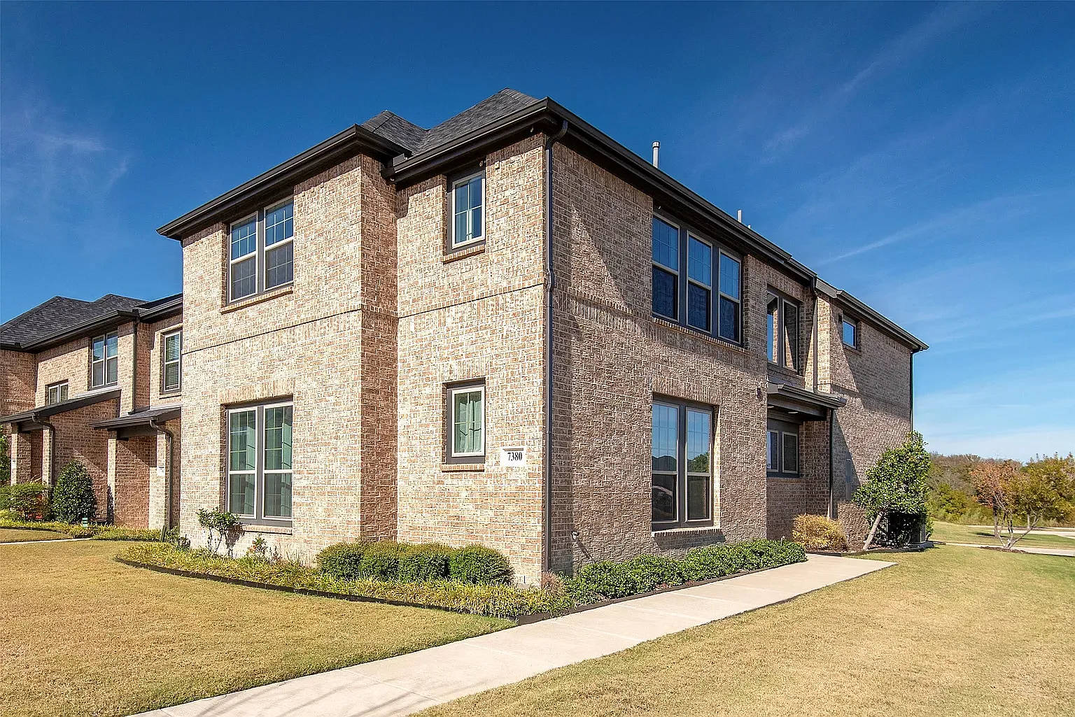 3 bed, 2168 sqft, $2,949 — Photo 1