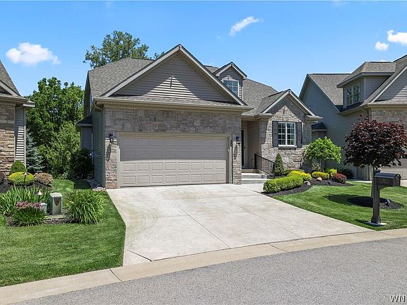 3rd image of 30 Logan Ln