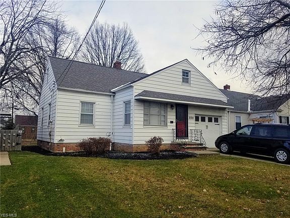 2nd image of 25701 Drakefield Ave