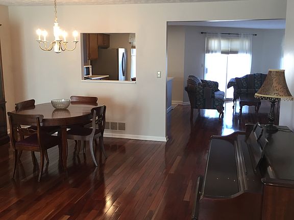 2nd image of 115 Chapelridge Dr