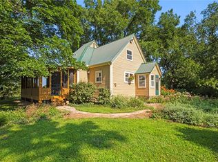 1012 E 1700th Rd, Lawrence, KS 66046