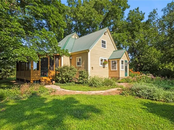 1012 E 1700th Rd, Lawrence, KS 66046