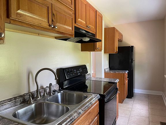 2nd image of 3304 2nd Ave #1