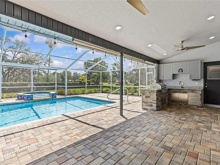 9447 Ashley Dr — Photo 26