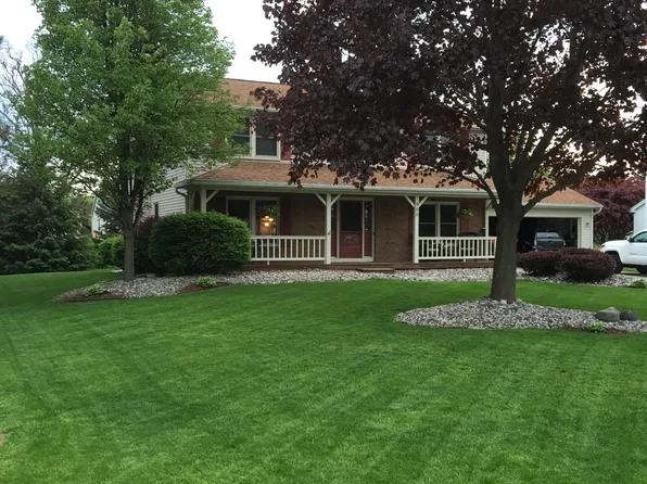 900 W Geneva Dr, Dewitt, MI 48820