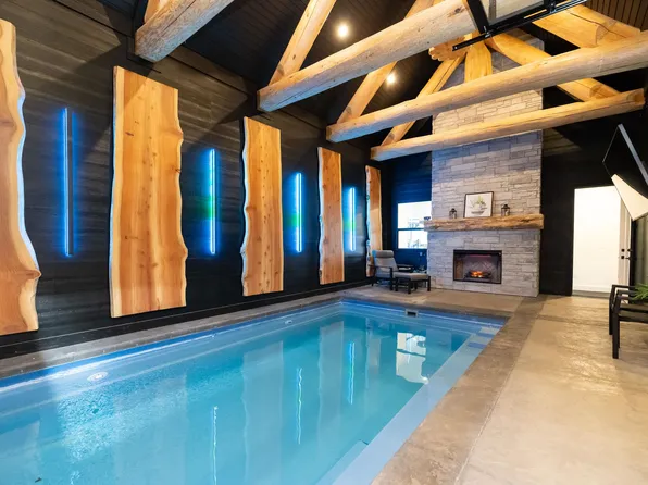 46492 Valleyview Rd, Chilliwack, BC V2R 5M8