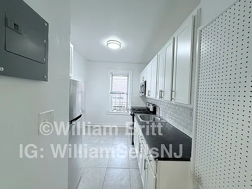 9 Bentley Ave Photo 1