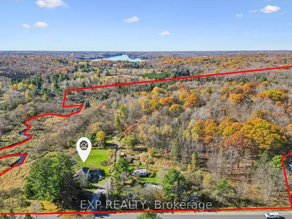 982 Raymond Rd, Muskoka Lakes, ON P0B 1M0