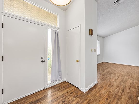 4th image of 2809 Oswell St