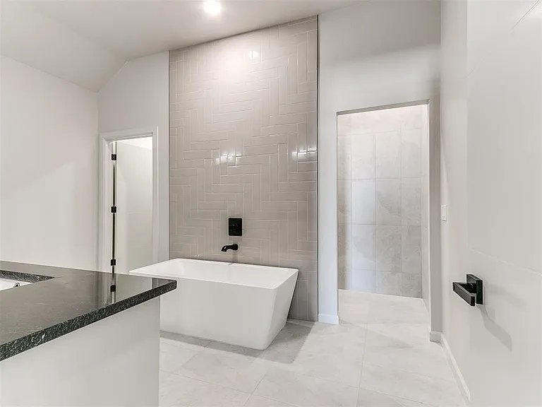 25198 Scarlett St — Photo 13