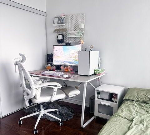 4th image of 18 Holmes Ave #501