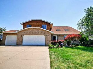 661 Kruk St, Lemont, IL 60439