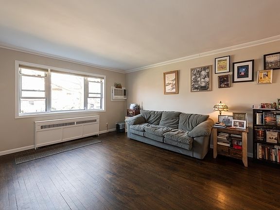 4th image of 1521 Independence Ave #1B