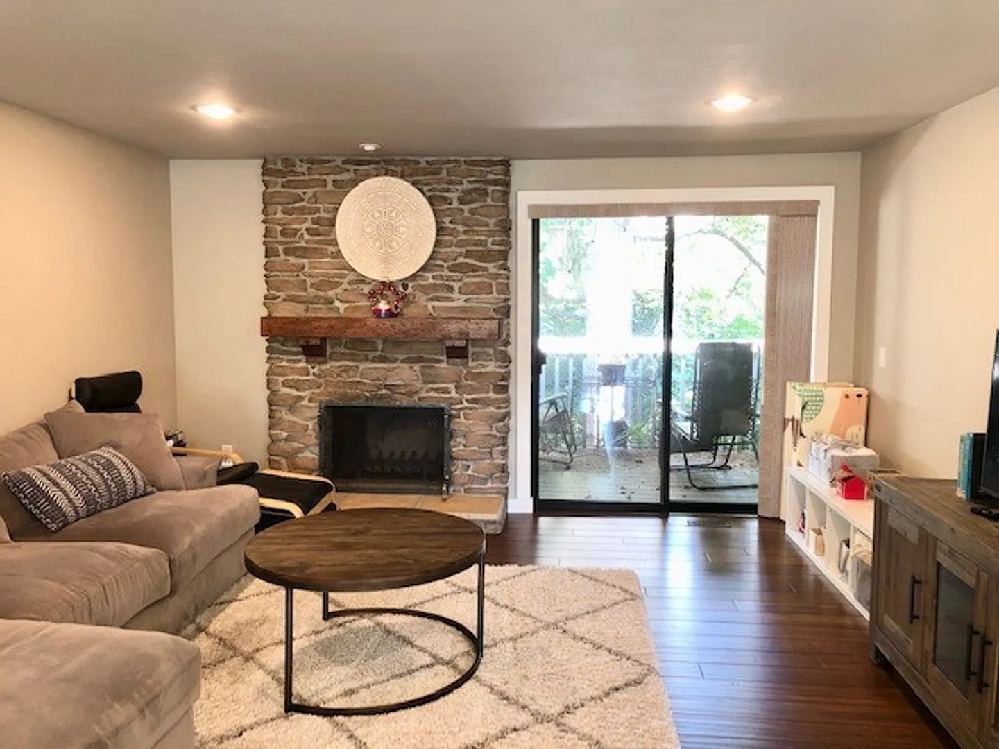 3Bd/2Ba Kirkland Townhome — Photo 2