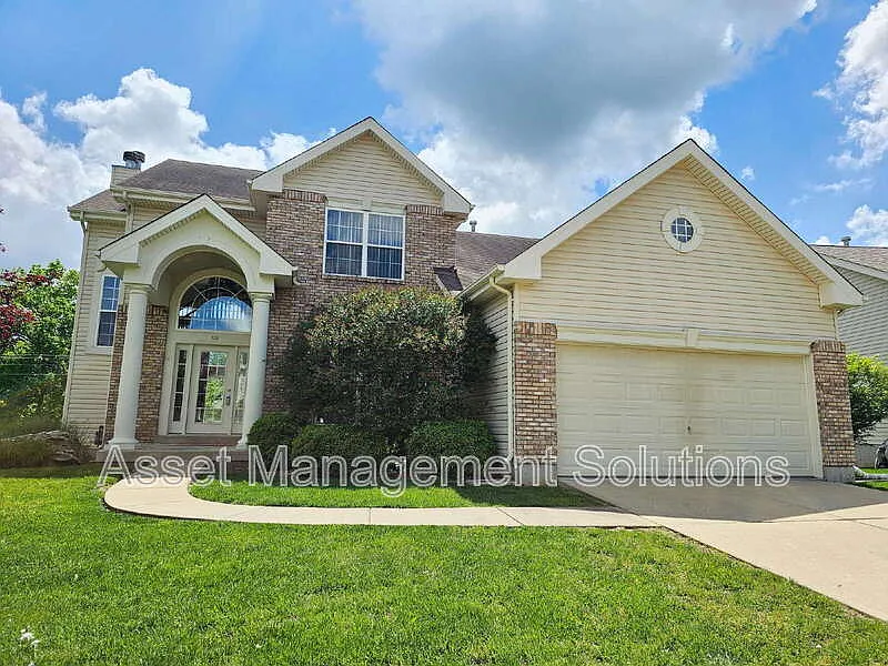 3 bed, 2.5 bath, 2295 sqft, $2,750 — Photo 1
