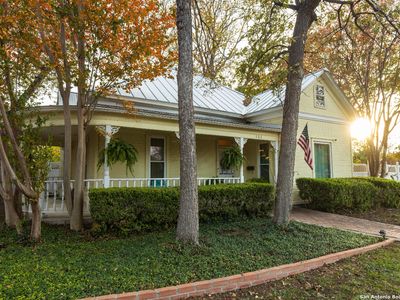 805 20th, Hondo, TX, 78861