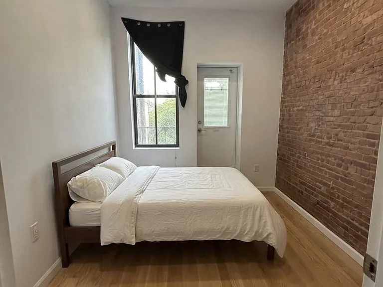 60-82 Catalpa Ave #2R — Photo 10