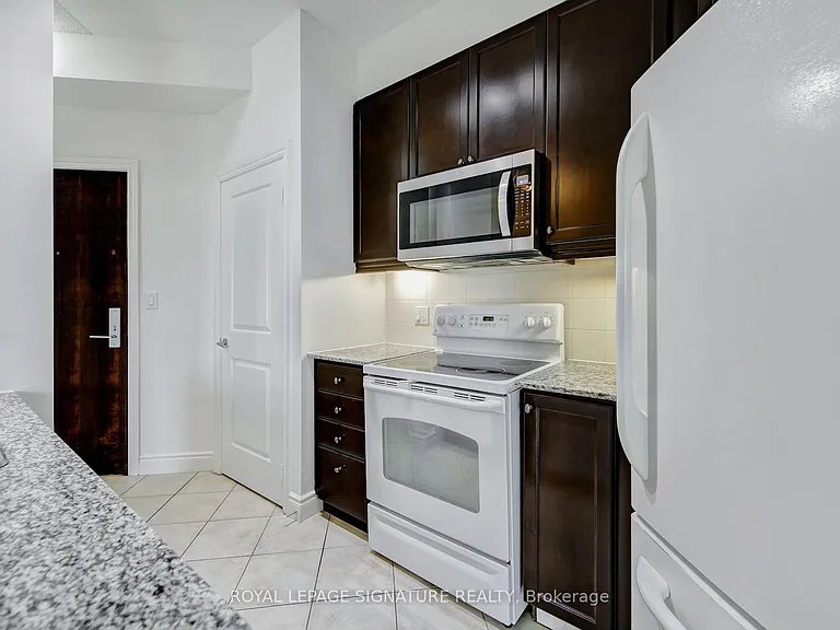 25 Earlington Ave #307 — Photo 6