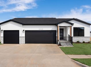 3956 E Linden Ln, Brookline, MO 65619