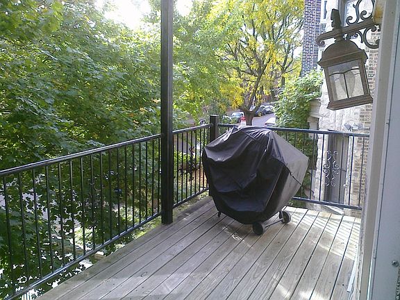 4th image of 1324 W Argyle St #2