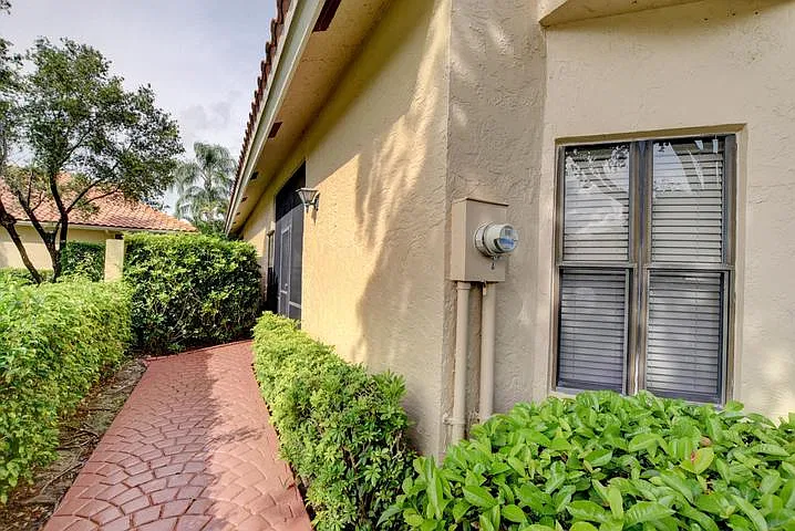 2 bed, 1616 sqft, $3,300 — Photo 2