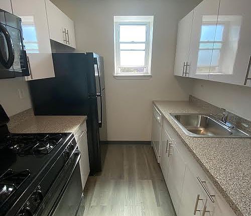 3rd image of 13847 Barclay Ave #5J