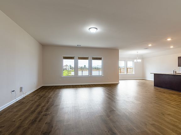 4th image of 7008 Silver Lake Dr