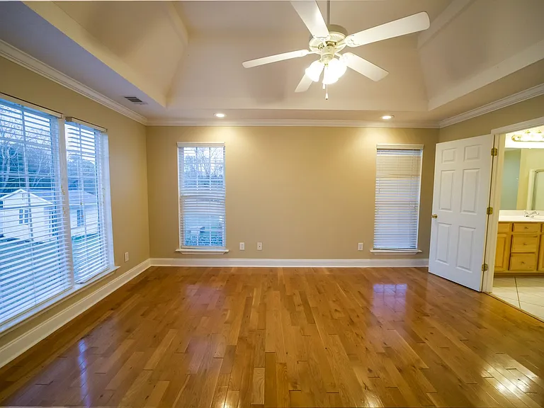 211 Silk Tree Trce — Photo 19