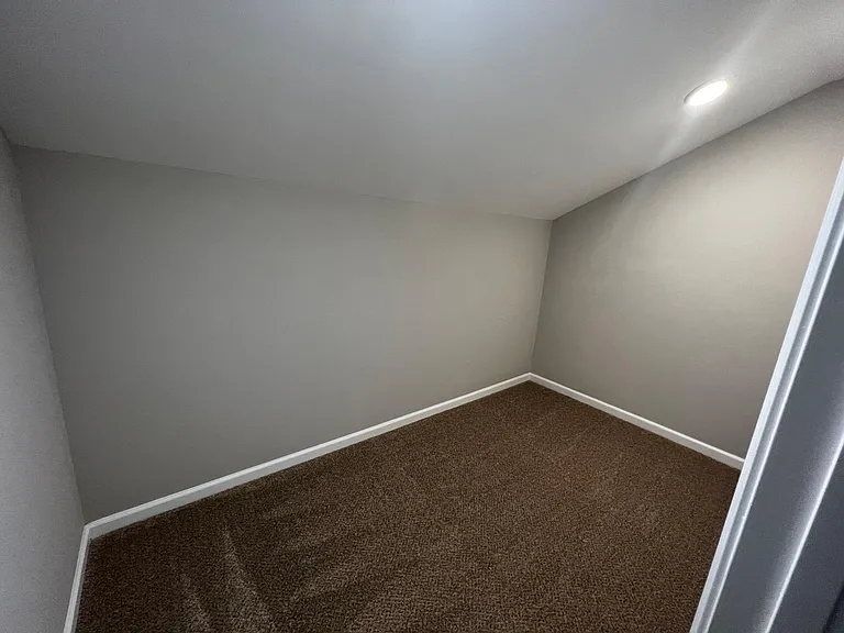 111 Judy Ct — Photo 10