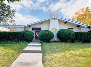 501 S Carol Ln, Mount Prospect, IL 60056
