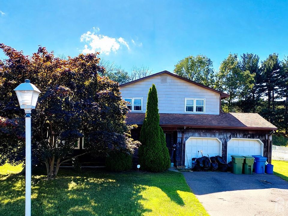 1st image of 21 Oakwood Dr