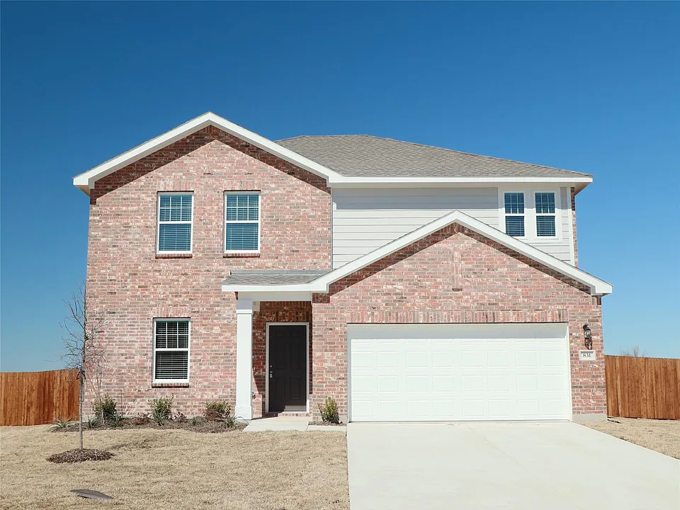 831 Lexington Ln