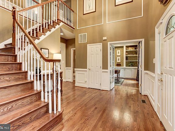 5th image of 907 River Knoll Ct