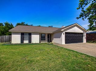 916 Tahoe Trl, Hewitt, TX 76643