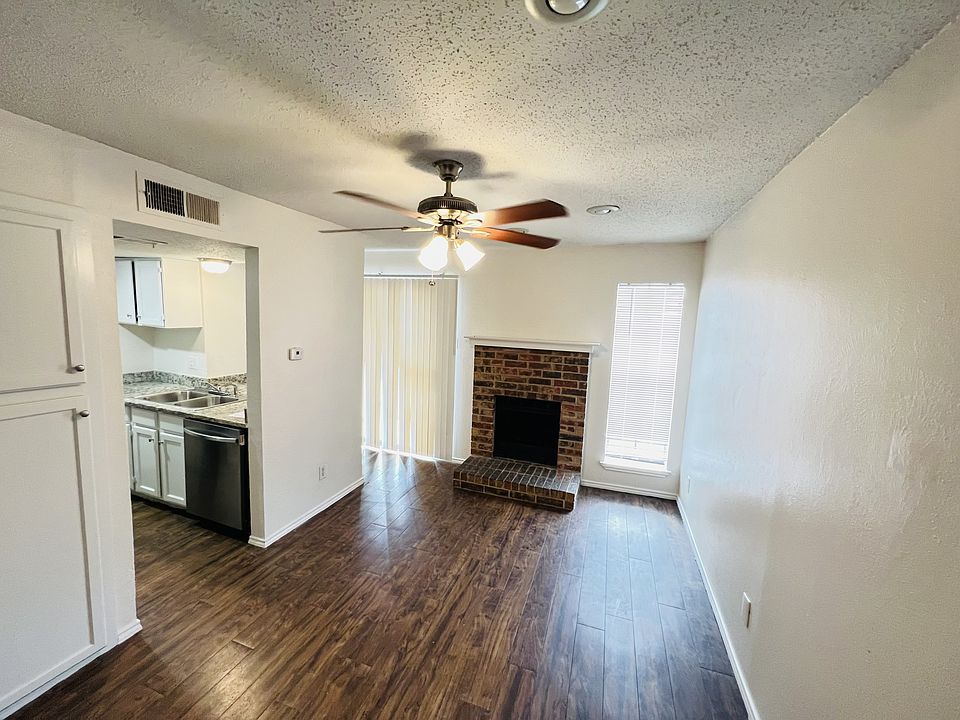 1st image of 9520 Royal Ln APT 324