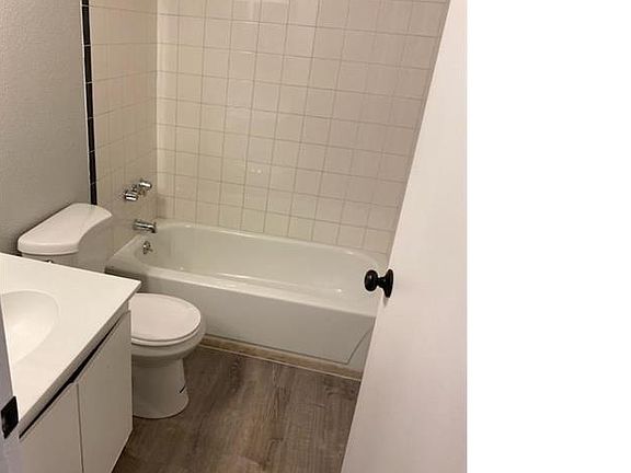 2nd image of 18 N 27th St APT B