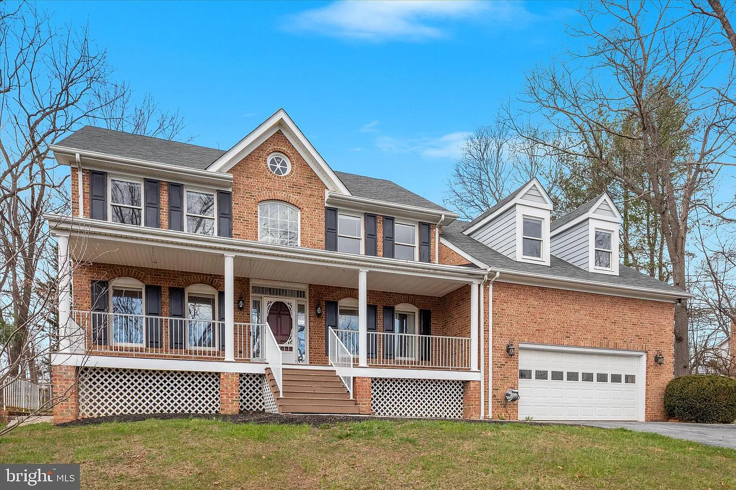 203 Oak Hill Dr photo 1