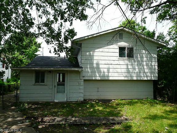 3rd image of 317 Warden Ave