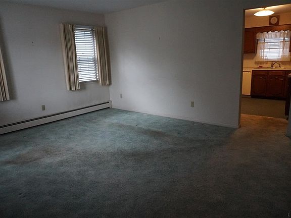 5th image of 212 N Ten Broeck St