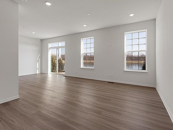 4th image of 1761 Kraft Ave