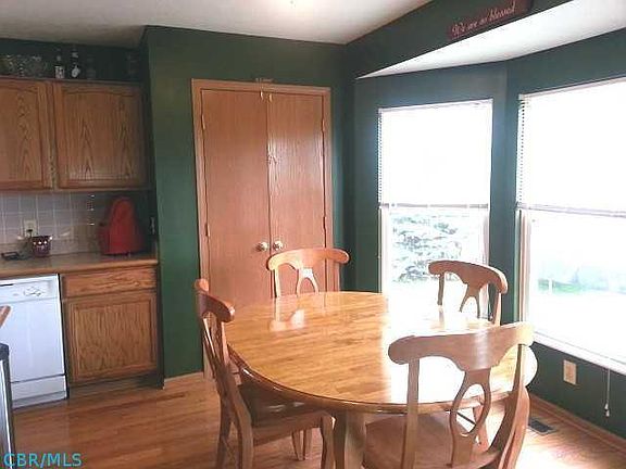 3rd image of 2077 Farmland Dr