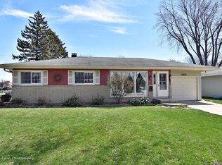 395 Martin Dr, South Elgin, IL 60177