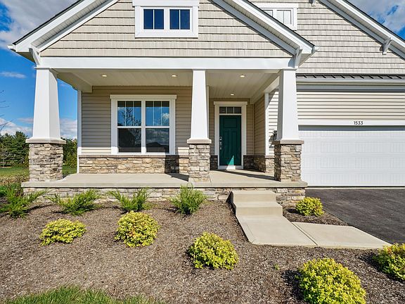 3rd image of 1533 Maple Heights Dr