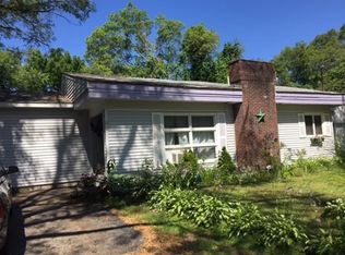 66 Riverside Dr, Thompson, CT 06277